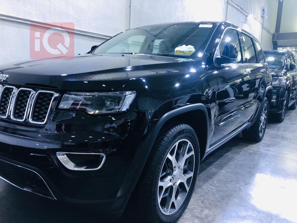 جیپ گراند شیرۆکی